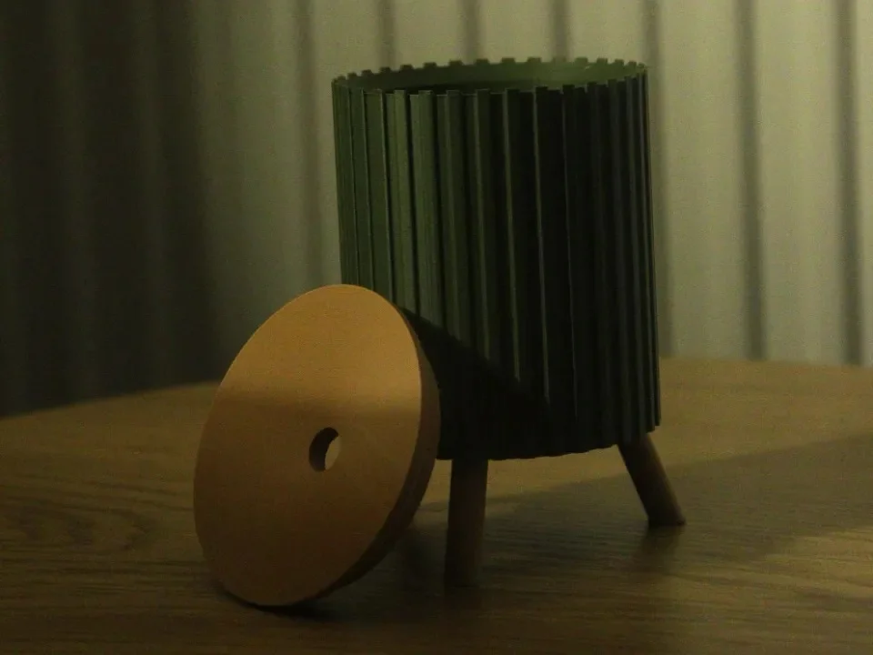 3D Baskı Ayaklı Küllük Fitilli Gövde Ahşap Görünümlü Delikli Kapaklı Retro Dekoratif Sigara Küllüğü görsel 2