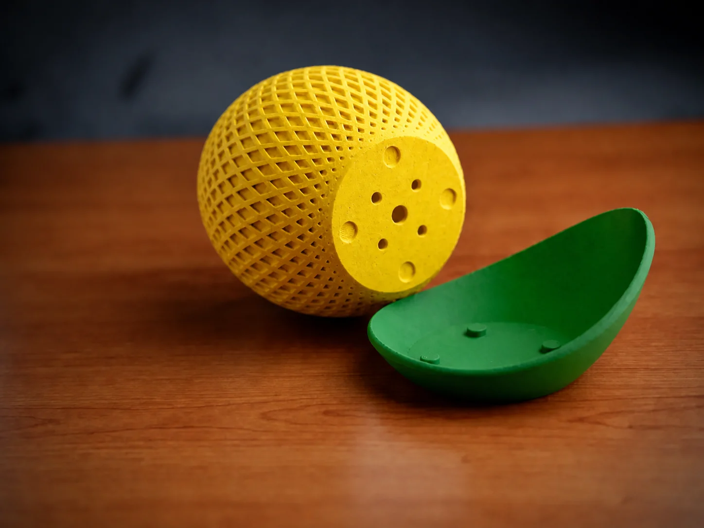 3D Baskı Küre Saksı - Kafes Dokulu İki Parçalı Dekoratif Saksı - Sarı-Yeşil görsel 2