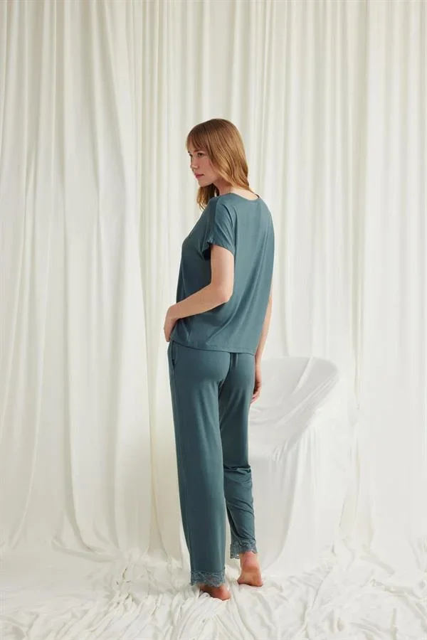 Kısa Kollu V Yakalı Dantelli Pijama Takımı görseli