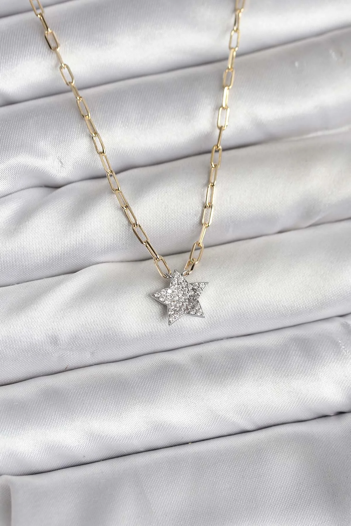 Pirinç Gold Renk Zincirli Zirkon Taşlı nimal Yıldız Model Kadın Kolye