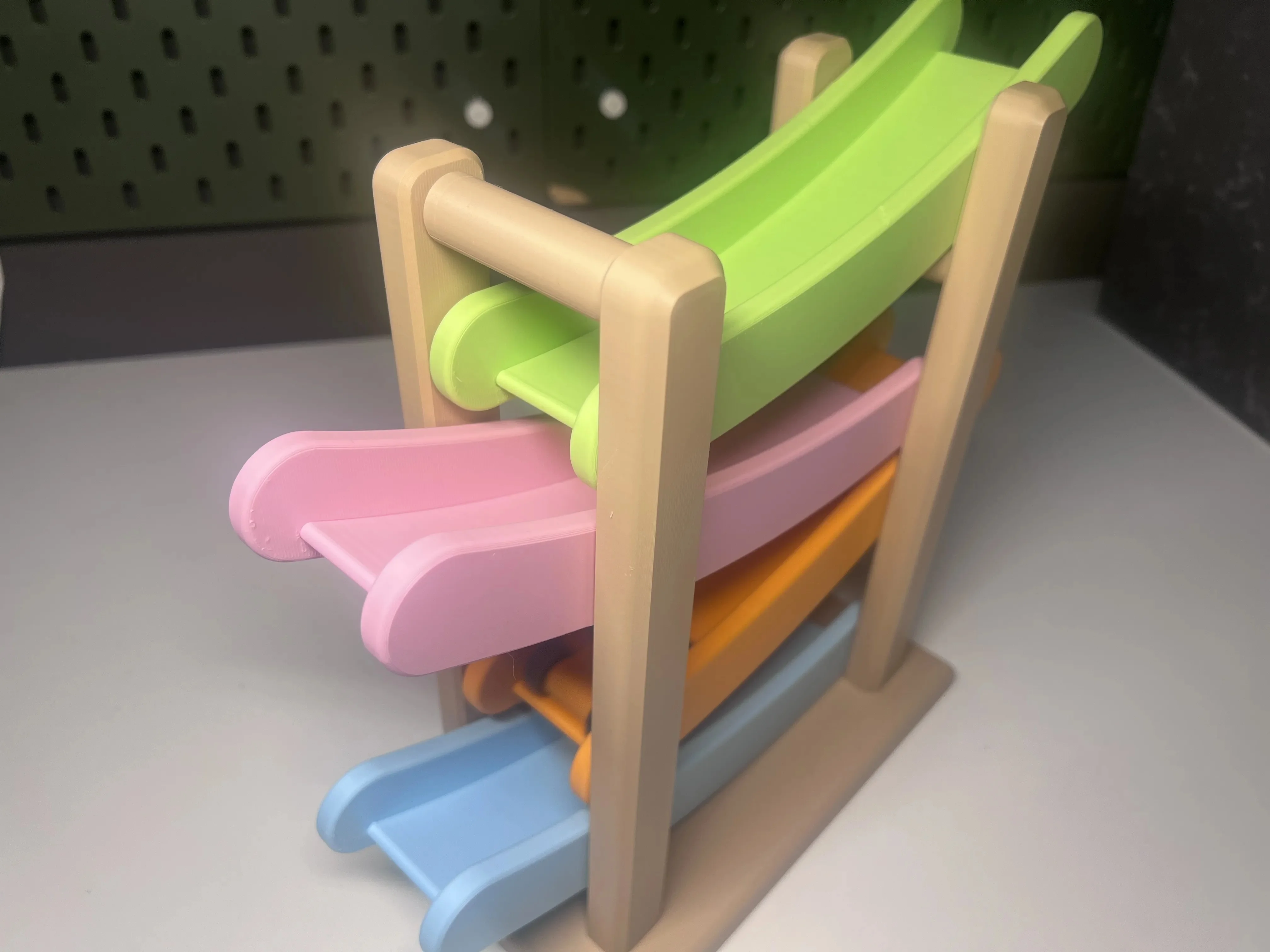 3D Baskı Kaydıraklı Araba Pisti - 4 Katlı Mini Araba Yarış Rampası, Bebek ve Çocuk Oyuncağı Seti (4 Araba Dahil) görsel 2
