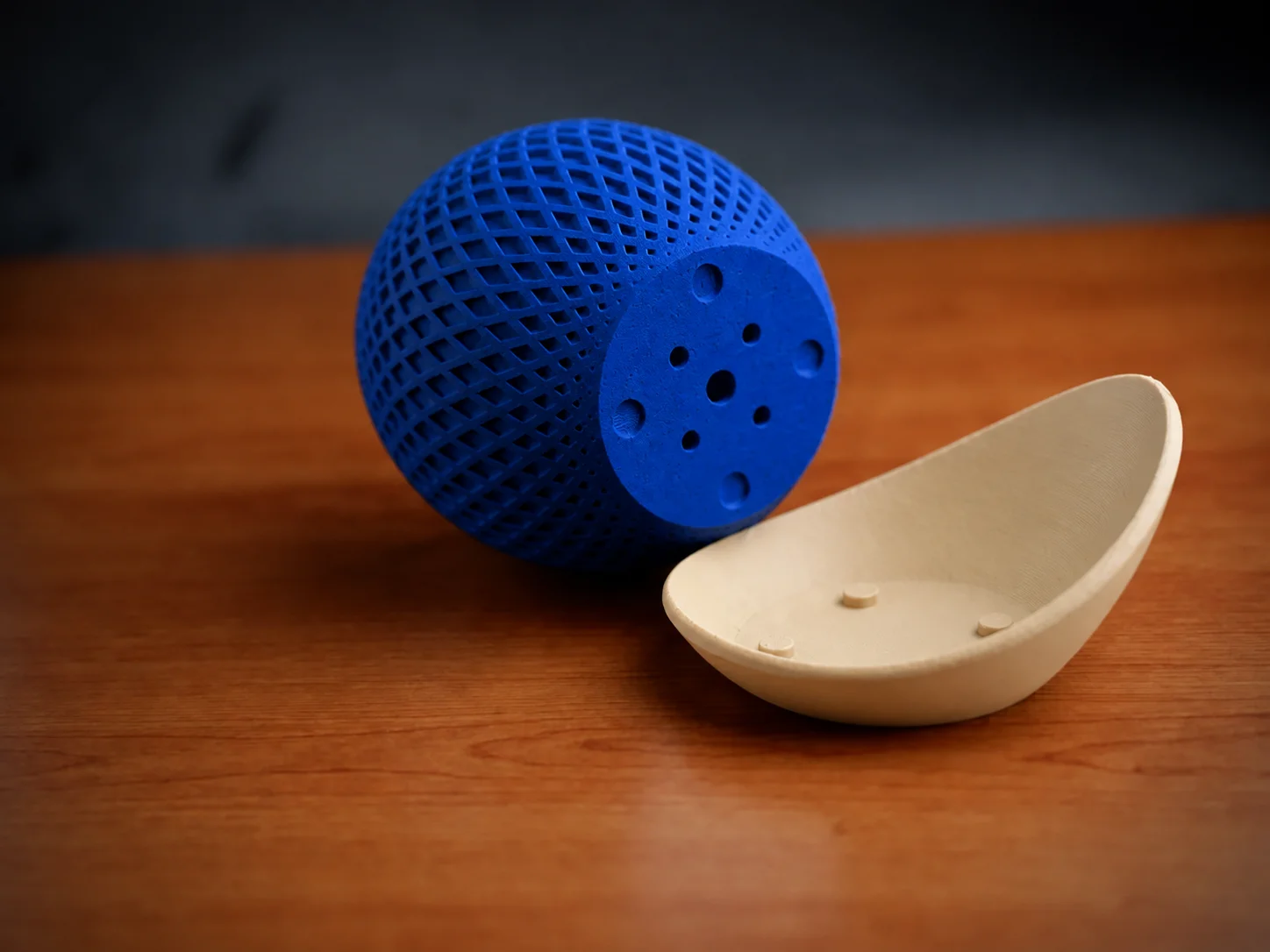 3D Baskı Küre Saksı - Kafes Dokulu İki Parçalı Dekoratif Saksı - Mavi-Bej görsel 2