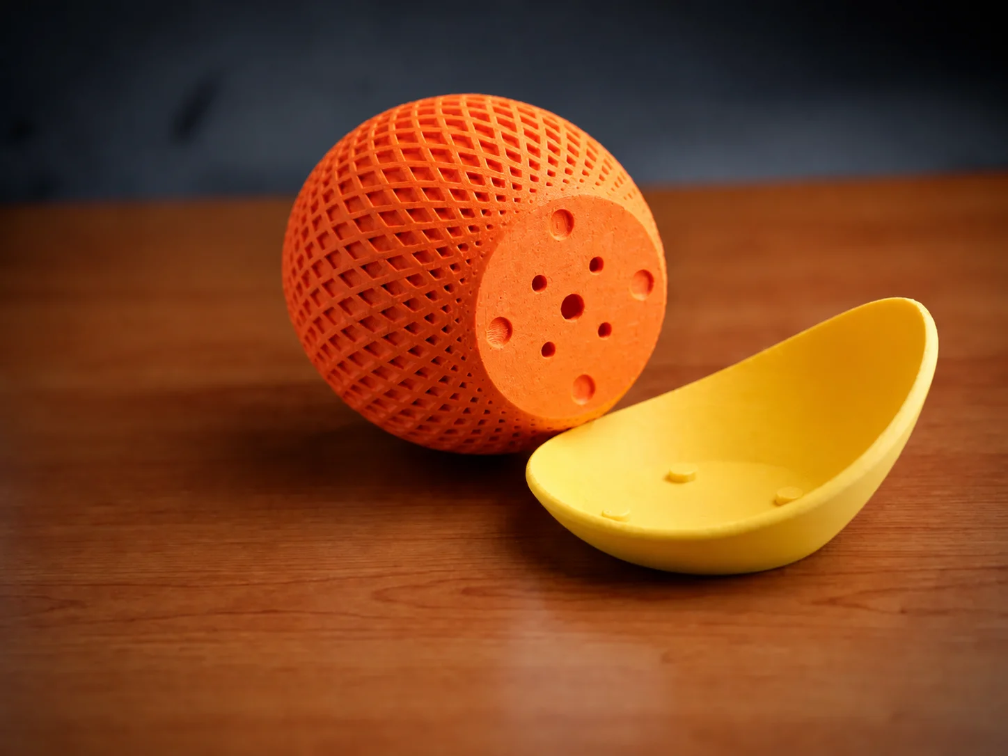 3D Baskı Küre Saksı - Kafes Dokulu İki Parçalı Dekoratif Saksı - Turuncu-Sarı görsel 2