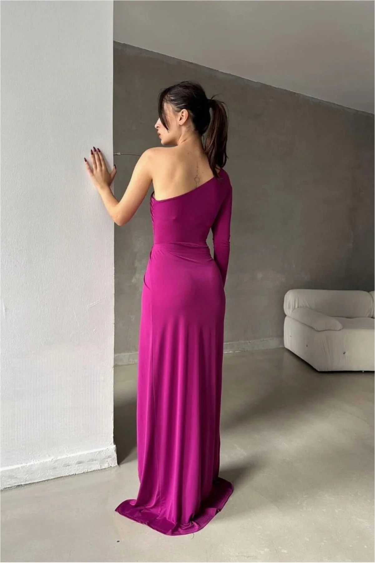 Kadın Modern Stil Saten Kumaş Tek Omuz Dekolteli Maxi Abiye Elbise