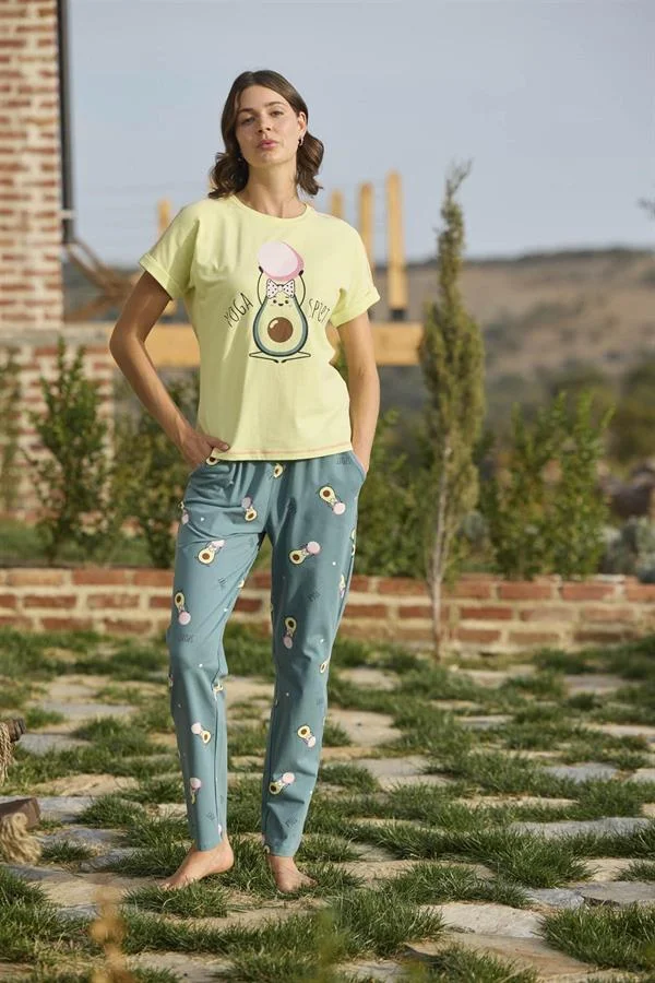 Desenli ve Baskılı "Yoga Sport" Pijama Takımı görseli