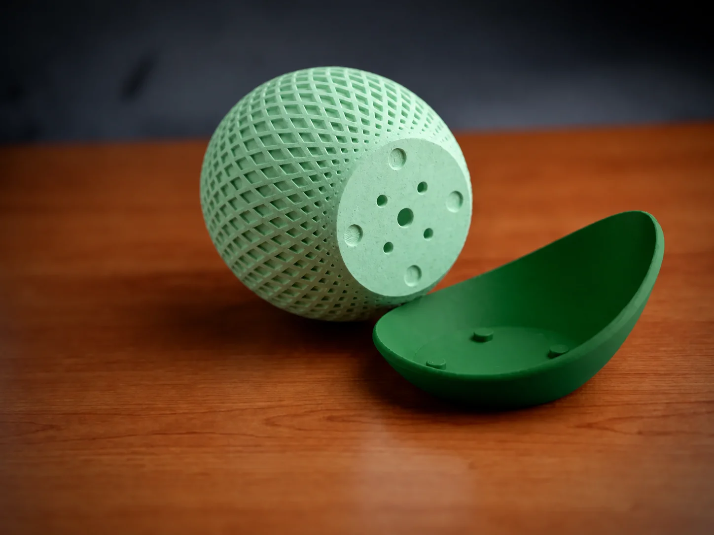 3D Baskı Küre Saksı - Kafes Dokulu İki Parçalı Dekoratif Saksı - Mint-Yeşil görsel 2
