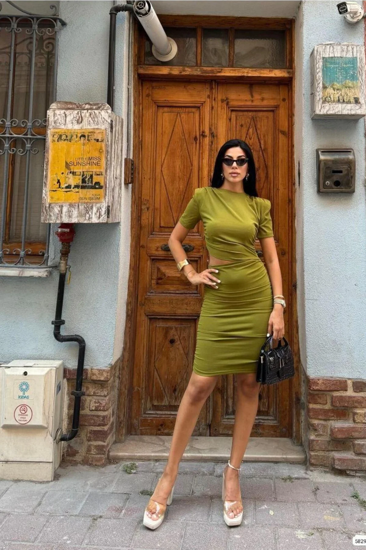 Kadın Krep Kumaş Bisiklet Yaka Büzgülü Kısa Kollu Elbise