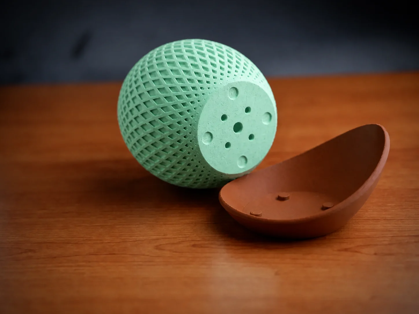 3D Baskı Küre Saksı - Kafes Dokulu İki Parçalı Dekoratif Saksı - Mint-Kahverengi görsel 2