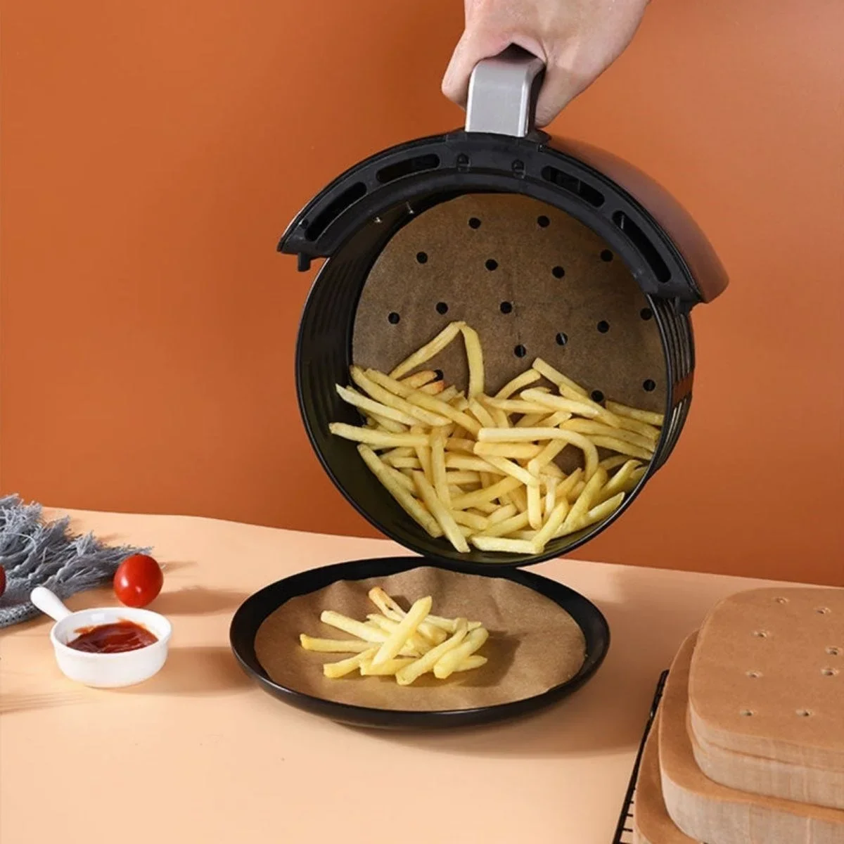 100 Adet Air Fryer Pişirme Kağıdı Tek Kullanımlık Hava Fritözü Yuvarlak Delikli Model görsel 2