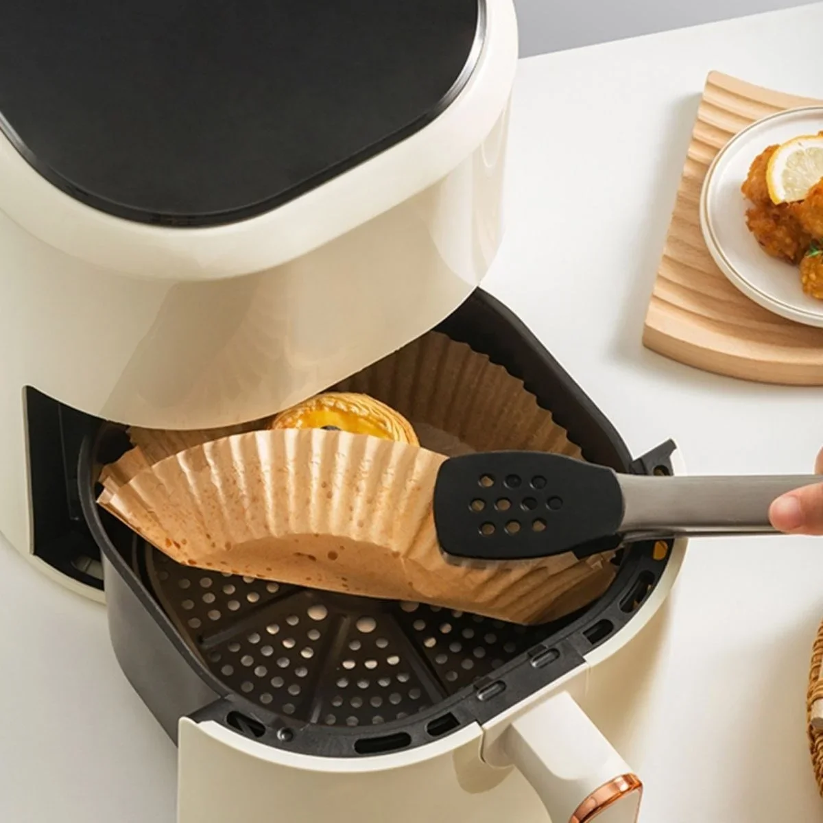 50 Adet 20 cm Air Fryer Pişirme Kağıdı Tek Kullanımlık Yağ Geçirmez Yuvarlak Tabak Model PVC görsel 4