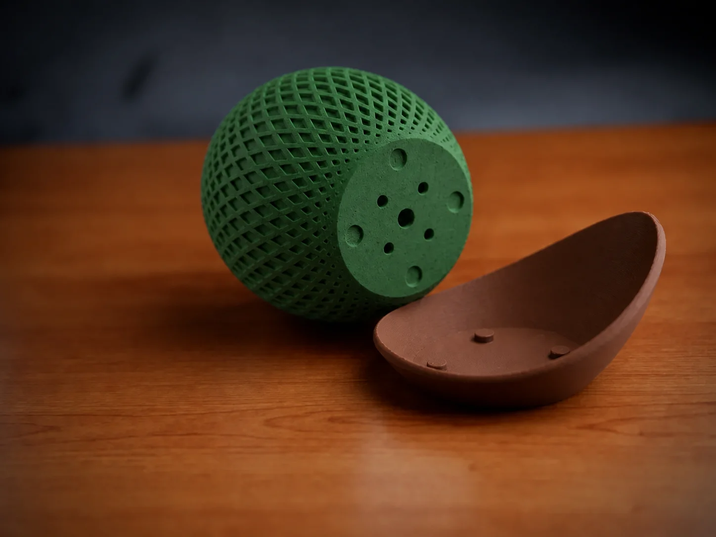 3D Baskı Küre Saksı - Kafes Dokulu İki Parçalı Dekoratif Saksı - Yeşil-Kahverengi görsel 2