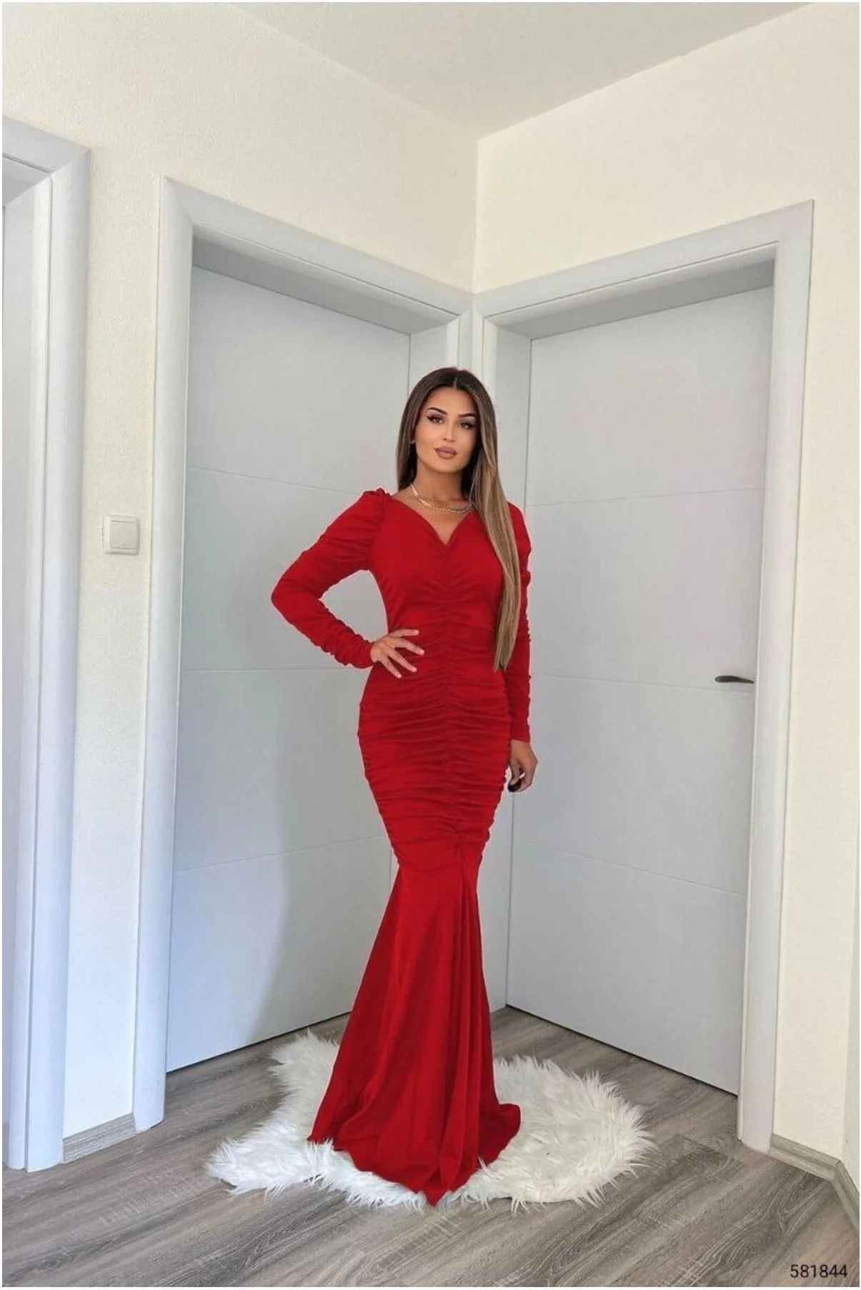 Krep Kesim Elbise V Balık Yaka Abiye Kumaş
