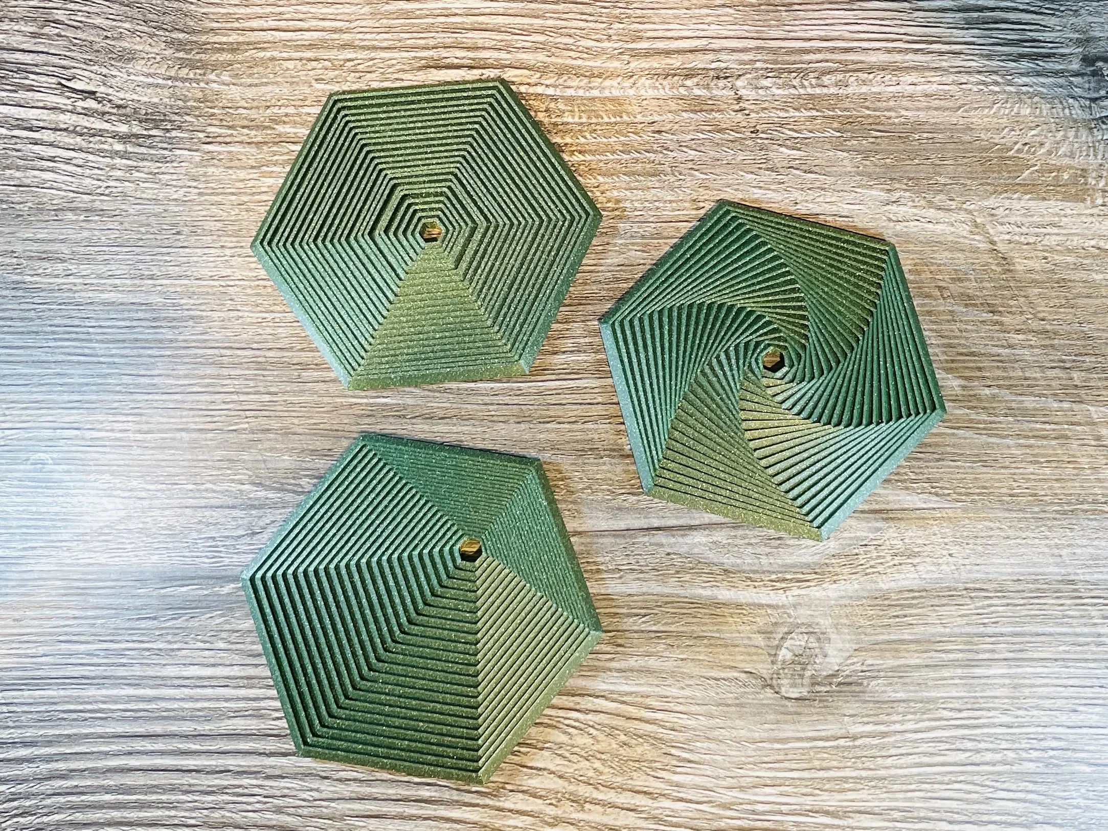 3D Baskı Super Fidget Coaster Seti - Altıgen Desenli Bardak Altlığı ve Tutucu-Yeşil görsel 2