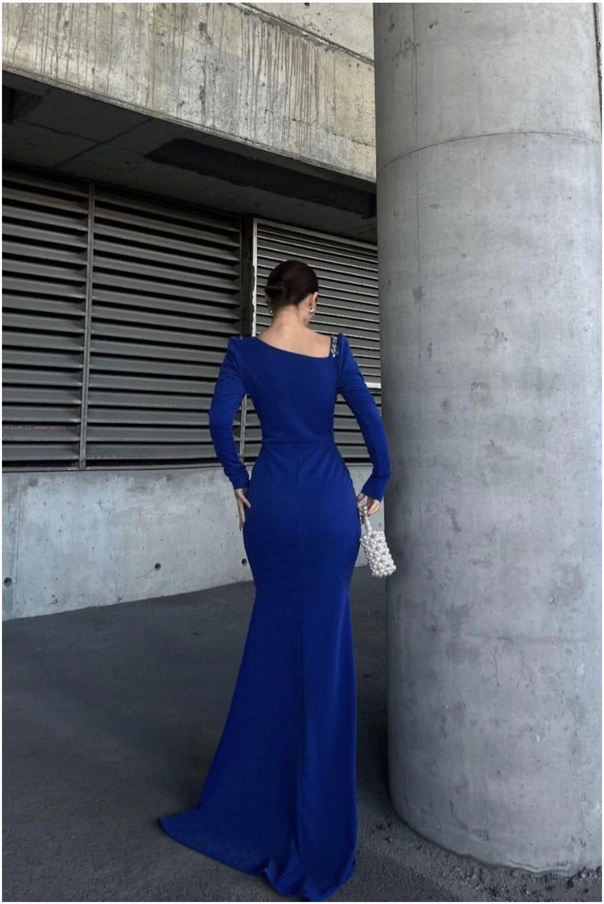 Kadın Modern Stil Kayık Yaka Taş Detaylı Uzun Kollu Abiye Elbise