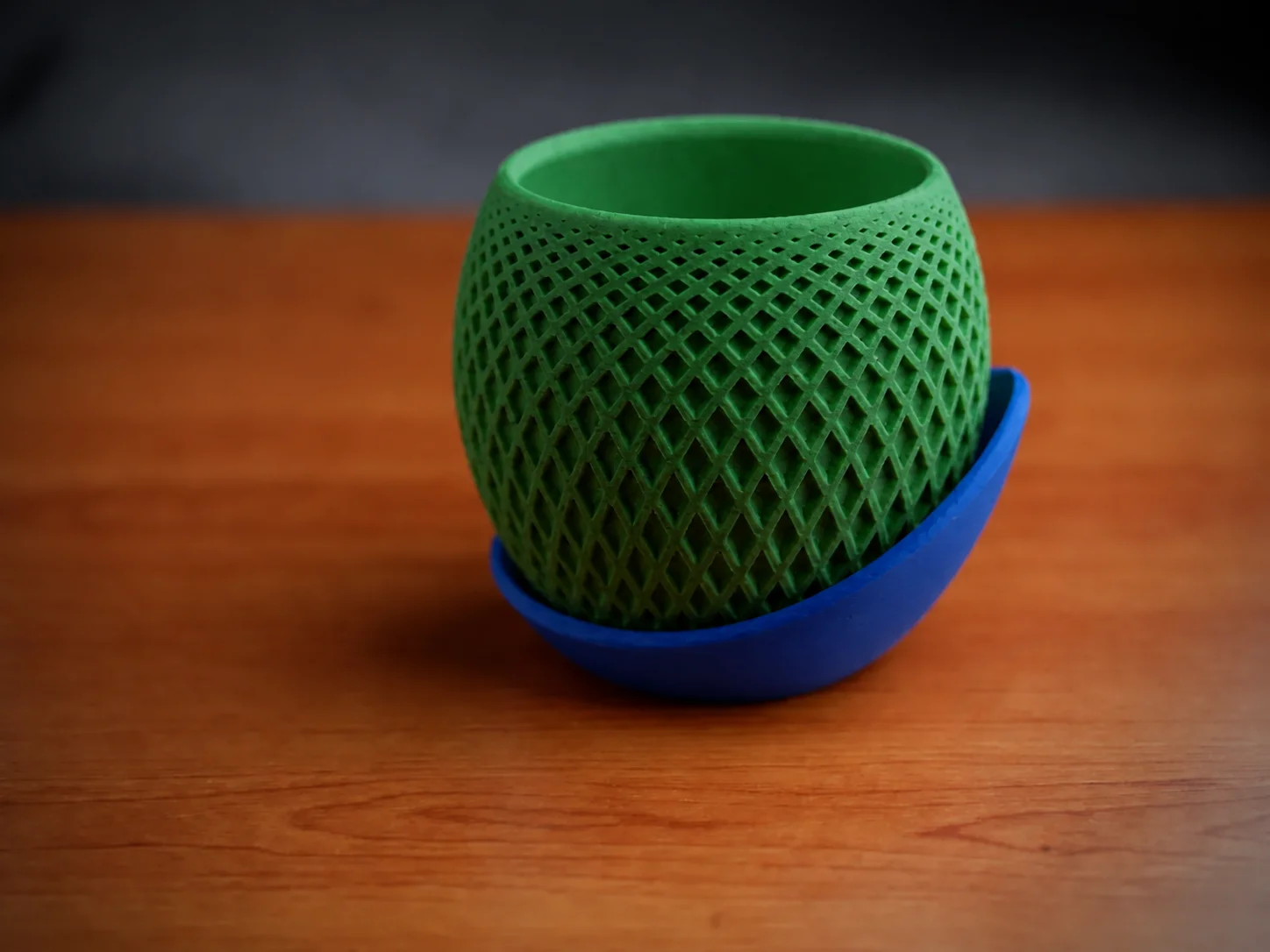 3D Baskı Küre Saksı - Kafes Dokulu İki Parçalı Dekoratif Saksı - Yeşil-Mavi