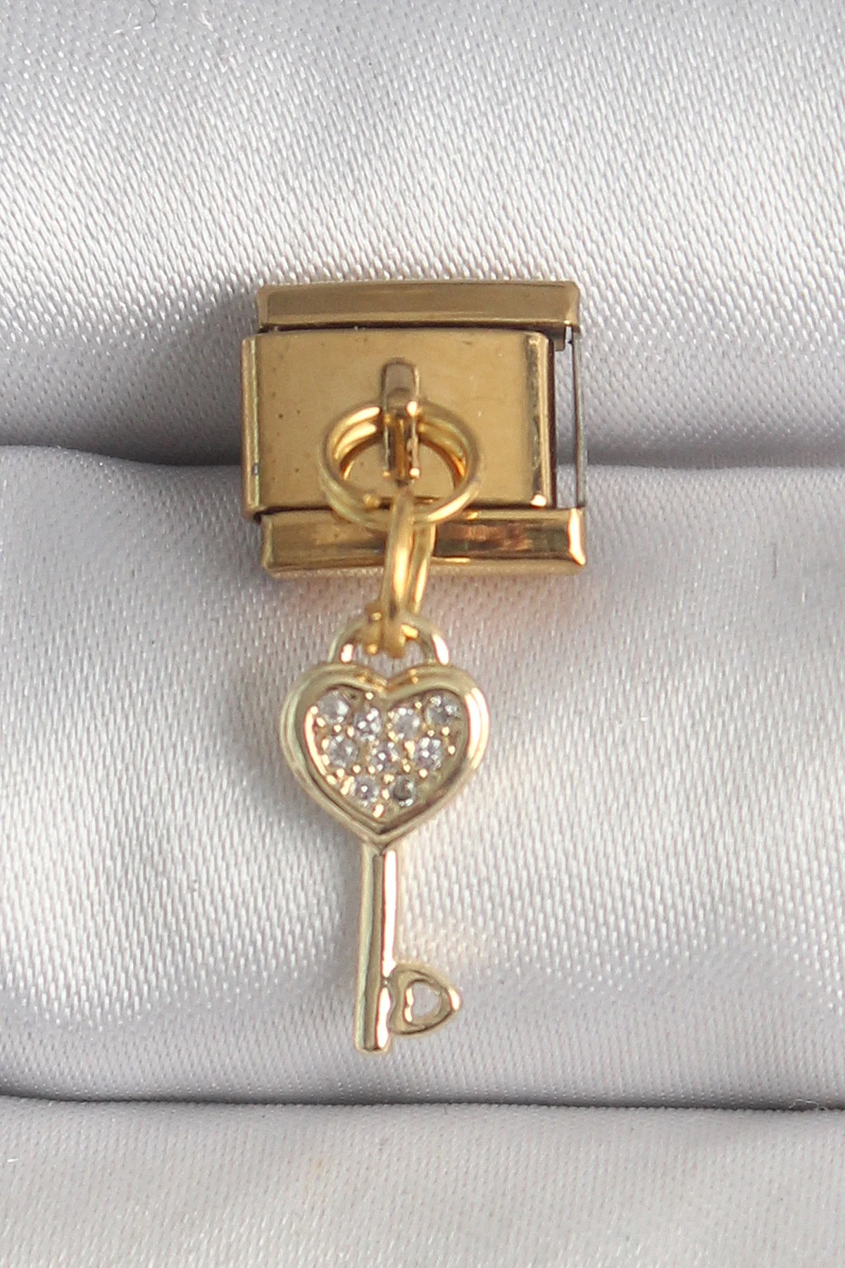 316L Çelik Gold Renk Sallantı Zirkon Taşlı Kalpli Anahtar Model Nonation Charm