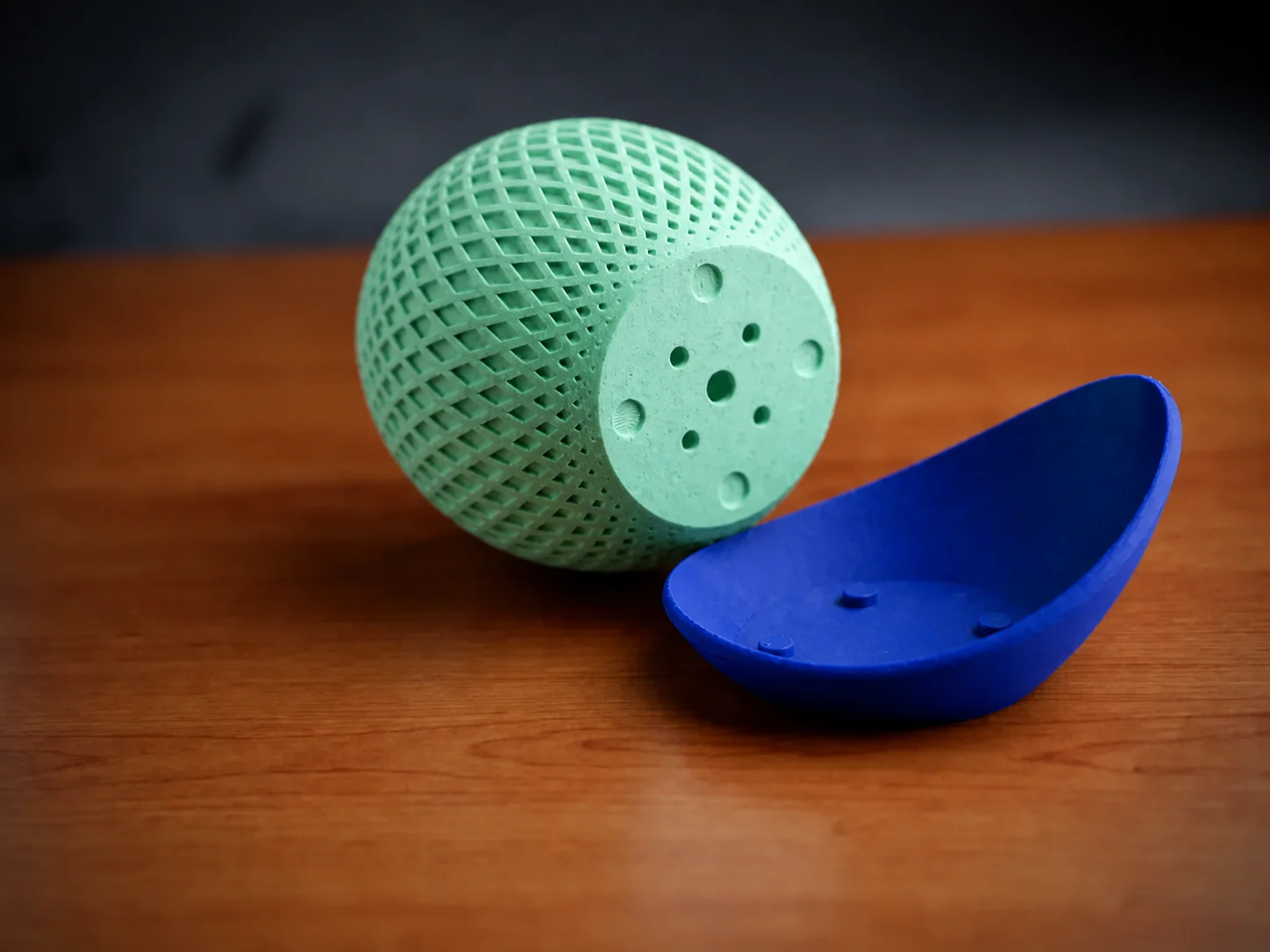 3D Baskı Küre Saksı - Kafes Dokulu İki Parçalı Dekoratif Saksı - Mint-Mavi görsel 2