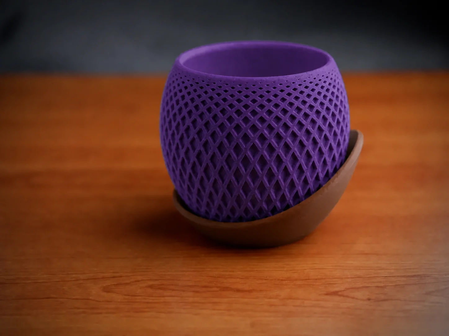 3D Baskı Küre Saksı - Kafes Dokulu İki Parçalı Dekoratif Saksı - Mor-Kahverengi