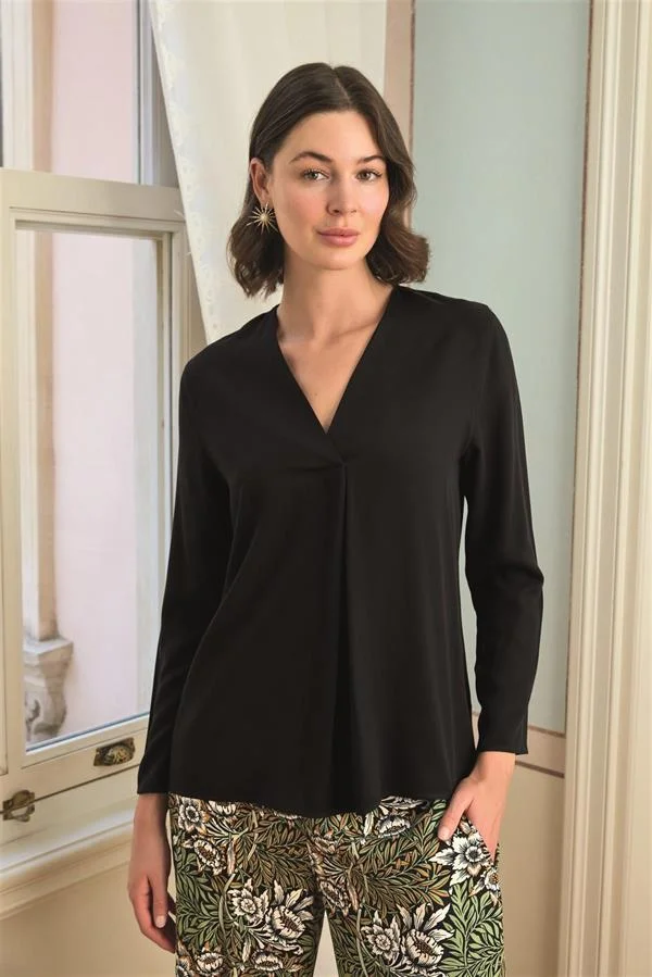 Çiçek Yaprak ve Etnik Desenli Uzun Kollu Pijama Takımı görseli