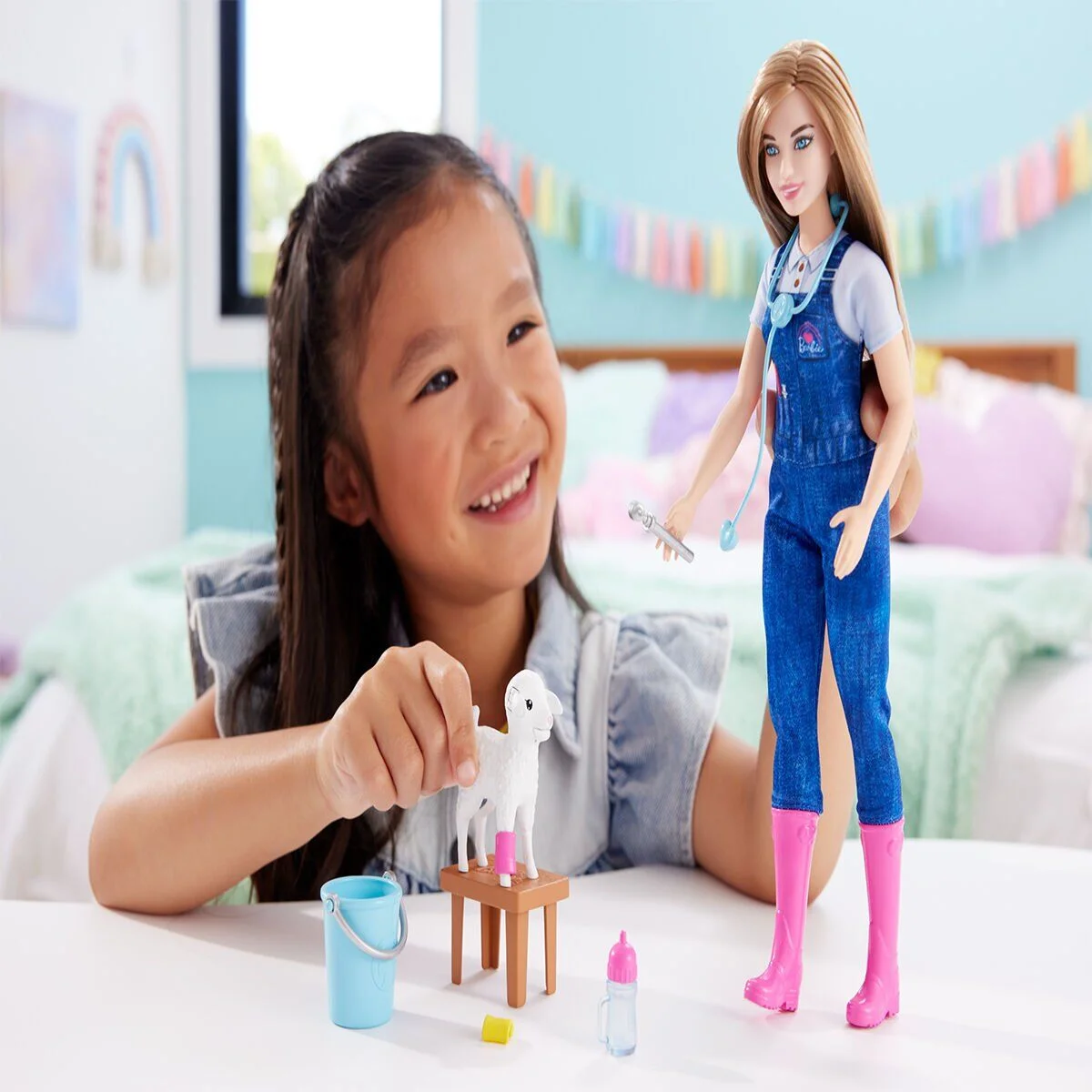 HRG41 Barbie 65.Yıl Deluxe Kariyer Bebekleri görsel 5