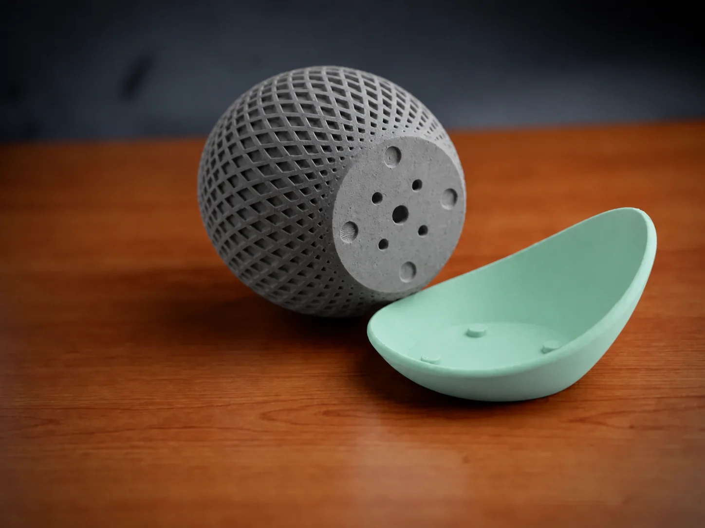 3D Baskı Küre Saksı - Kafes Dokulu İki Parçalı Dekoratif Saksı - Gri-Mint görsel 2