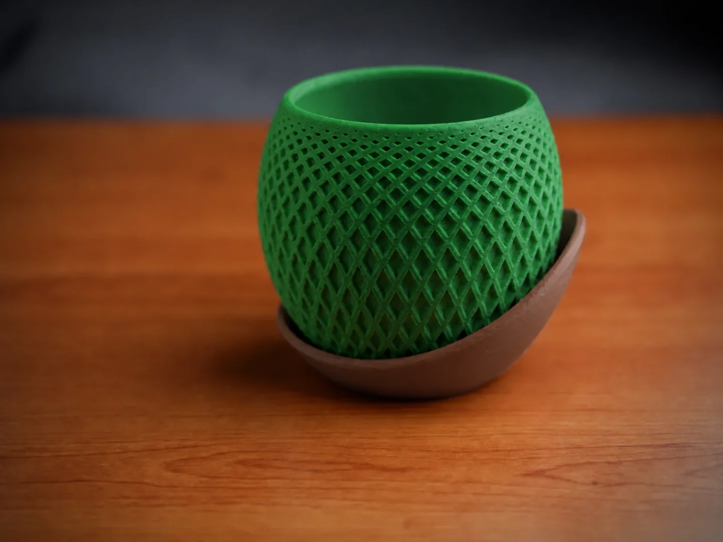3D Baskı Küre Saksı - Kafes Dokulu İki Parçalı Dekoratif Saksı - Yeşil-Kahverengi