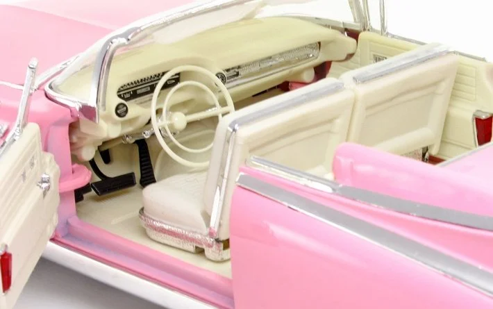 1:18 Maisto 1959 Cadillac Eldorado Biarritz görsel 4