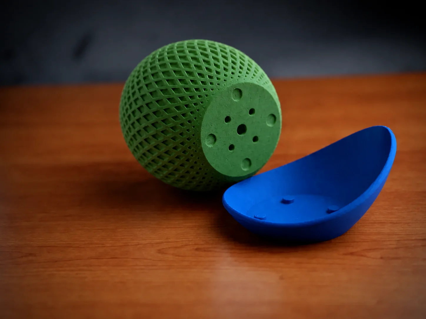 3D Baskı Küre Saksı - Kafes Dokulu İki Parçalı Dekoratif Saksı - Yeşil-Mavi görsel 2