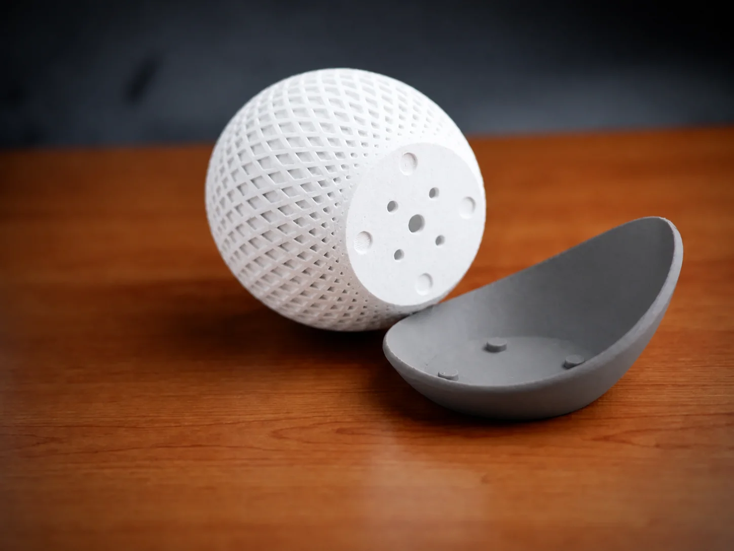 3D Baskı Küre Saksı - Kafes Dokulu İki Parçalı Dekoratif Saksı - Beyaz-Gri görsel 2
