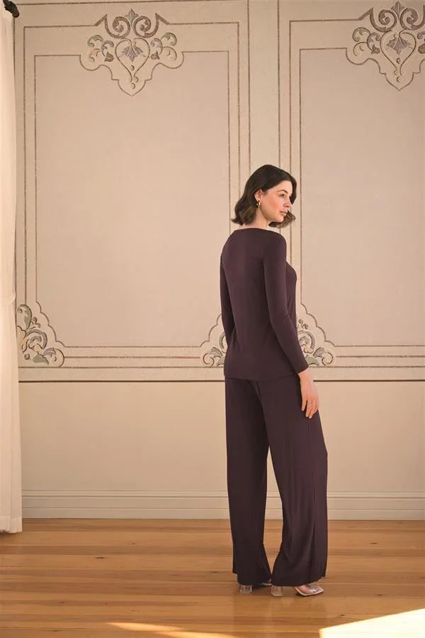 Uzun Kollu ve Dantelli Pijama Takımı görseli