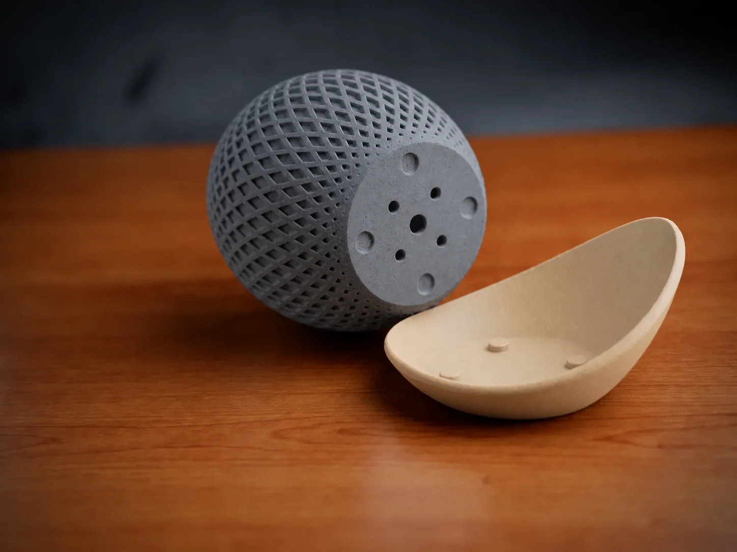 3D Baskı Küre Saksı - Kafes Dokulu İki Parçalı Dekoratif Saksı - Gri-Bej görsel 2