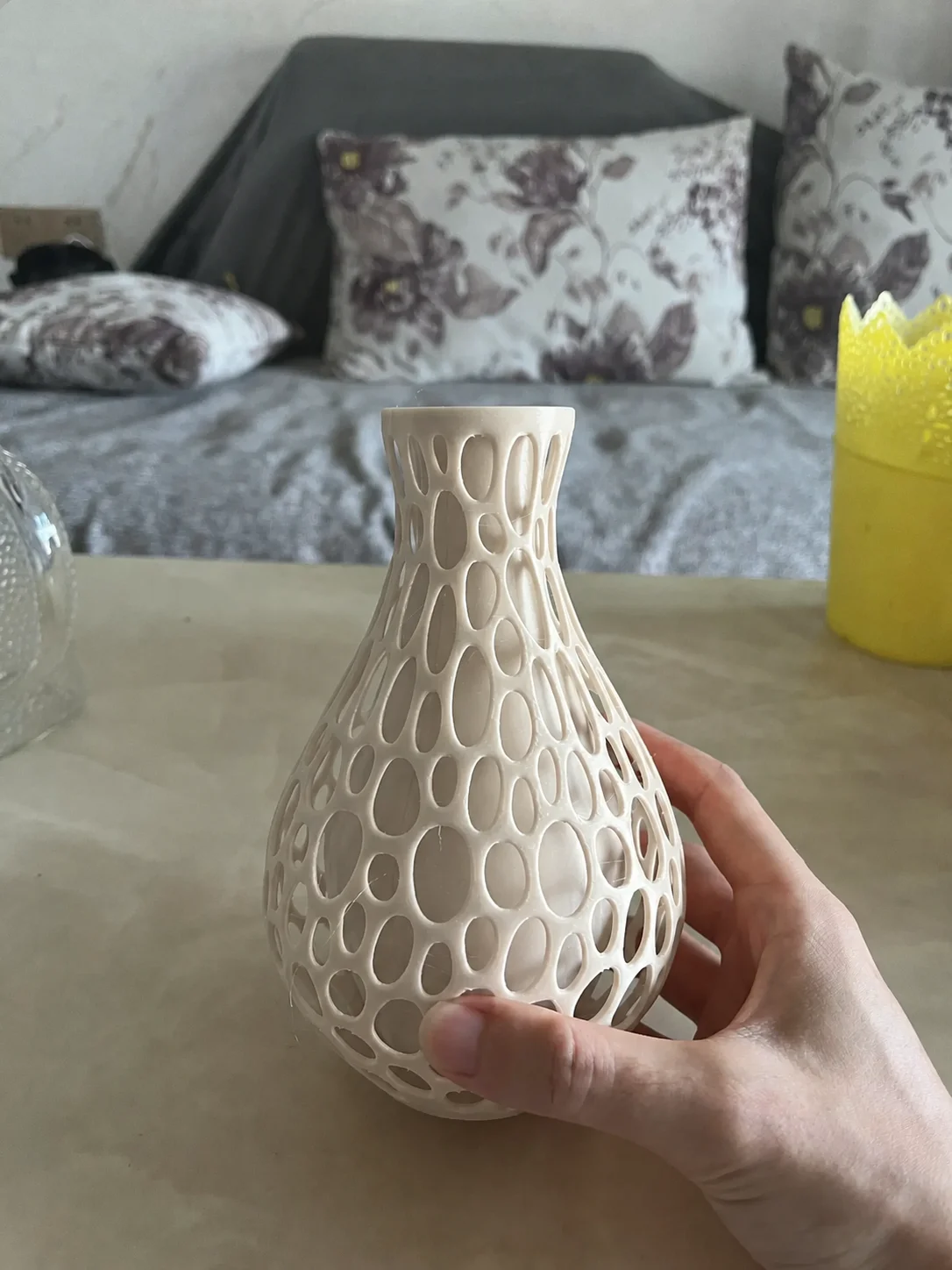 3D Baskı Petek Dokulu Vazo - Delikli Dekoratif Vazo-Bej görsel 2