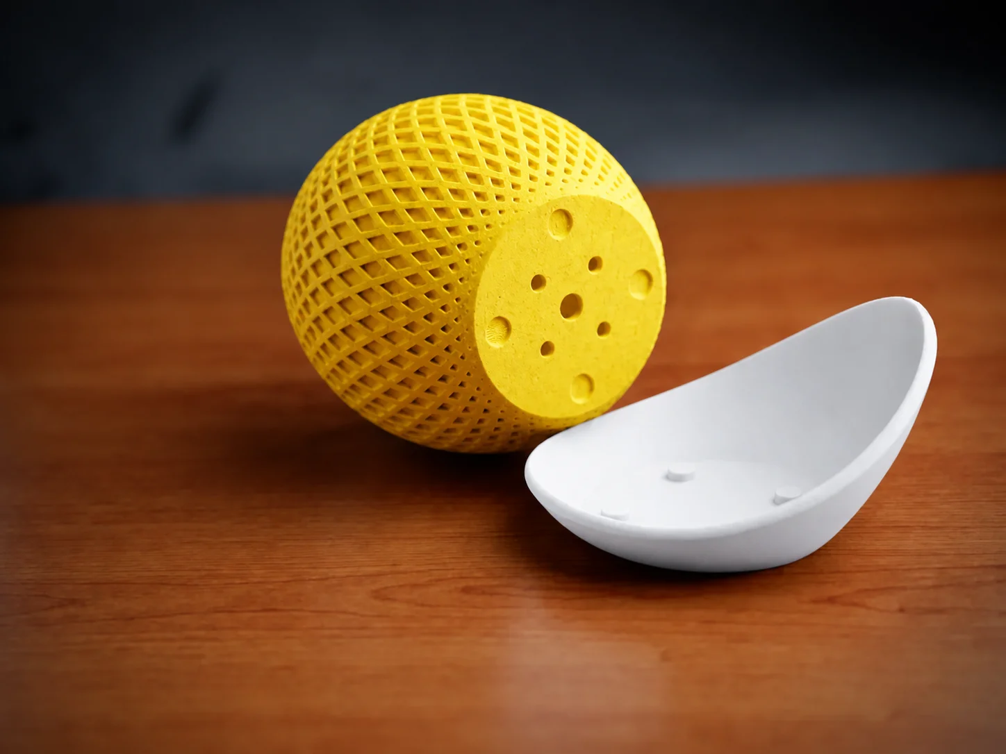 3D Baskı Küre Saksı - Kafes Dokulu İki Parçalı Dekoratif Saksı - Sarı-Beyaz görsel 2