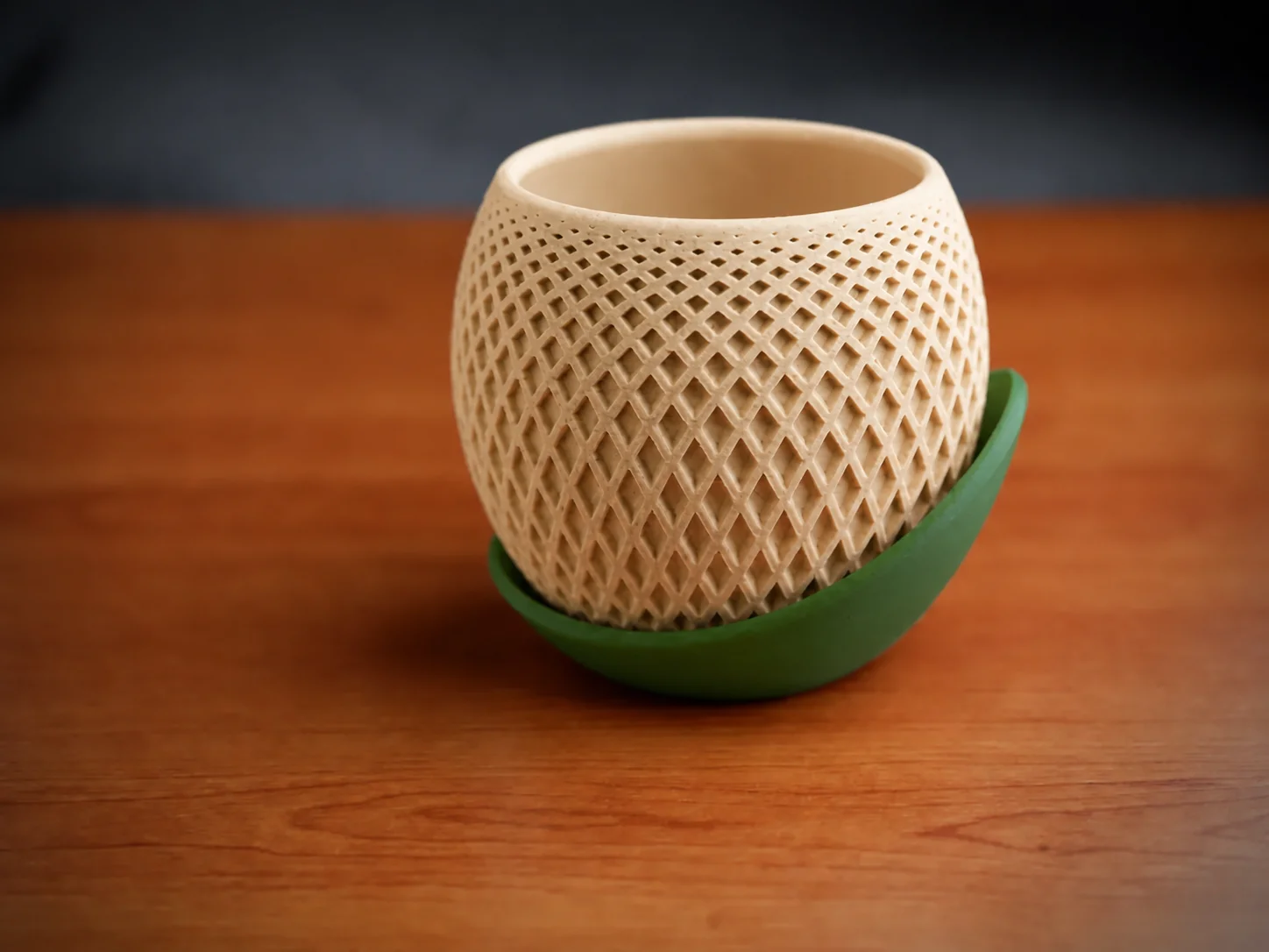 3D Baskı Küre Saksı - Kafes Dokulu İki Parçalı Dekoratif Saksı - Bej-Yeşil
