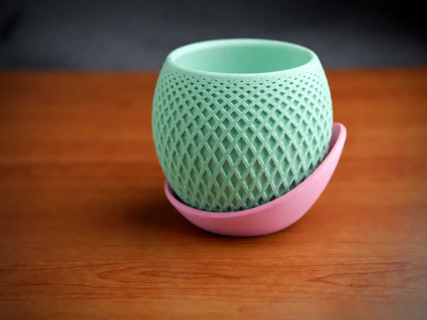 3D Baskı Küre Saksı - Kafes Dokulu İki Parçalı Dekoratif Saksı - Mint-Pembe