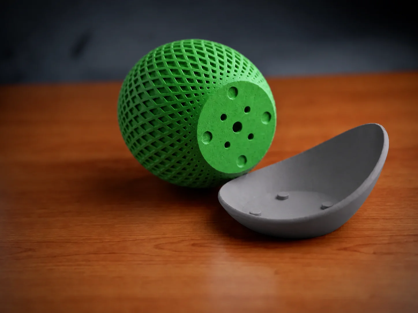 3D Baskı Küre Saksı - Kafes Dokulu İki Parçalı Dekoratif Saksı - Yeşil-Gri görsel 2