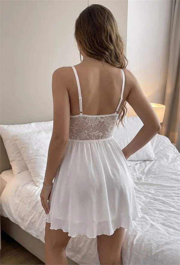 Şık Tasarım Beyaz Göğüs Dekolteli Dantel Detaylı Kloş Etekli İp Askılı Babydoll Gecelik görsel 4