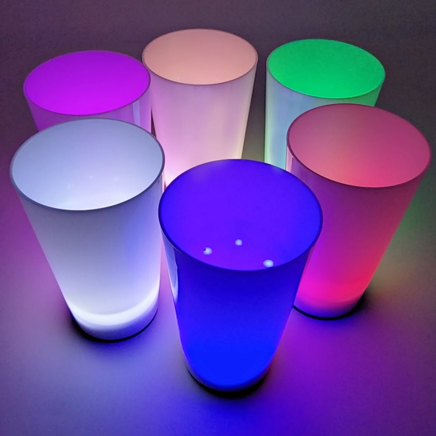 Glow Partisi Bardakları 6 Renk 6 Adet 1.5 oz 4.5 x 6.5 cm görsel 4