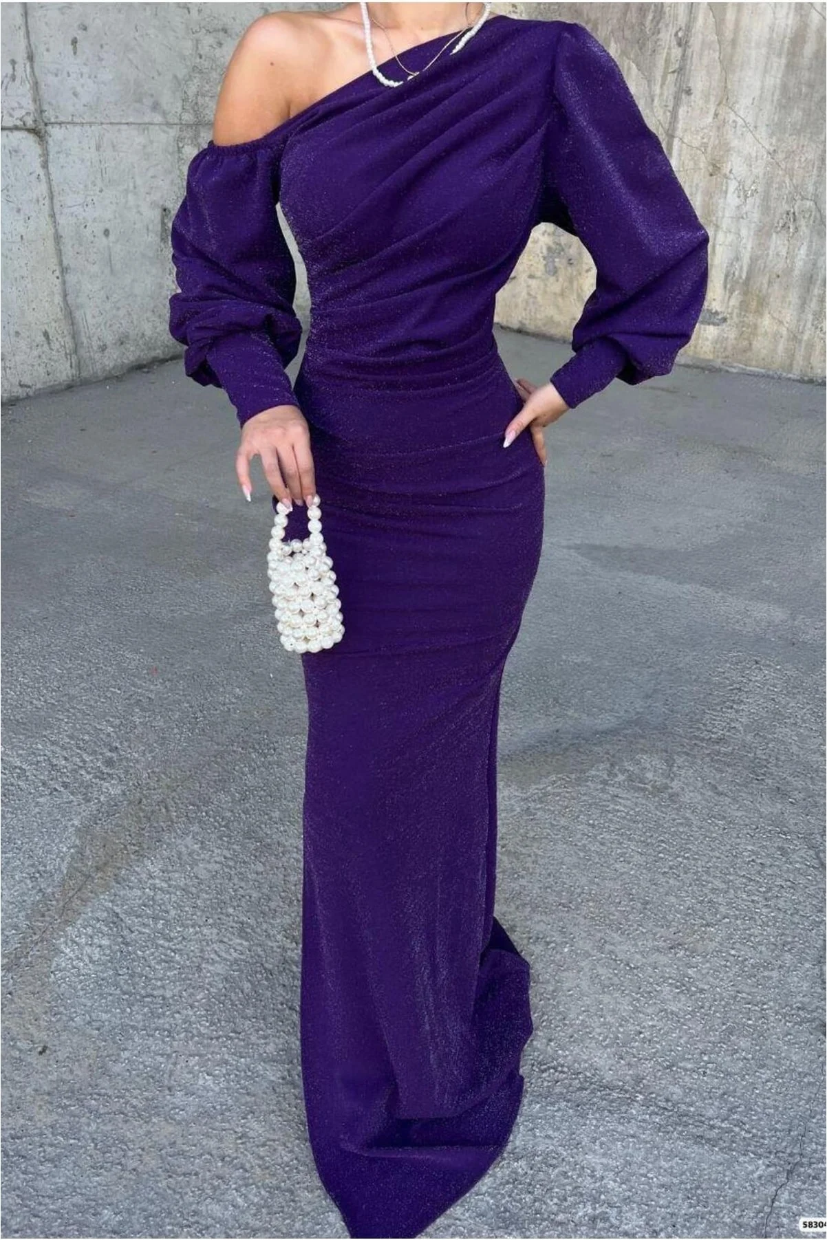 Kadın Modern Stil Krep Kumaş Kayık Yaka Maxi Abiye Elbise görsel 4