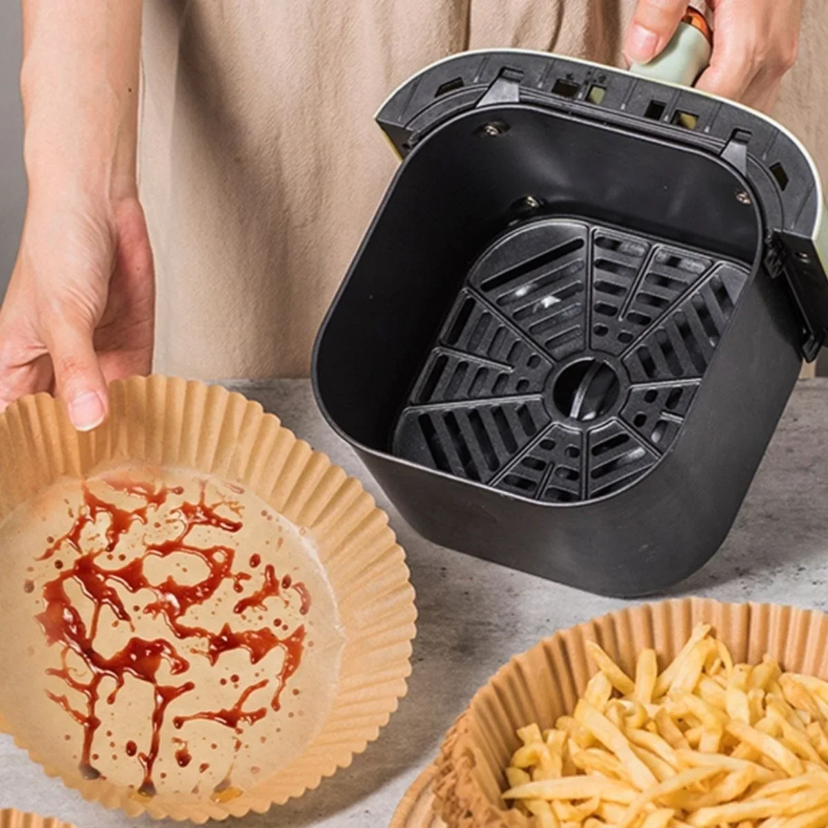 50 Adet 20 cm Air Fryer Pişirme Kağıdı Tek Kullanımlık Yağ Geçirmez Yuvarlak Tabak Model PVC görsel 3