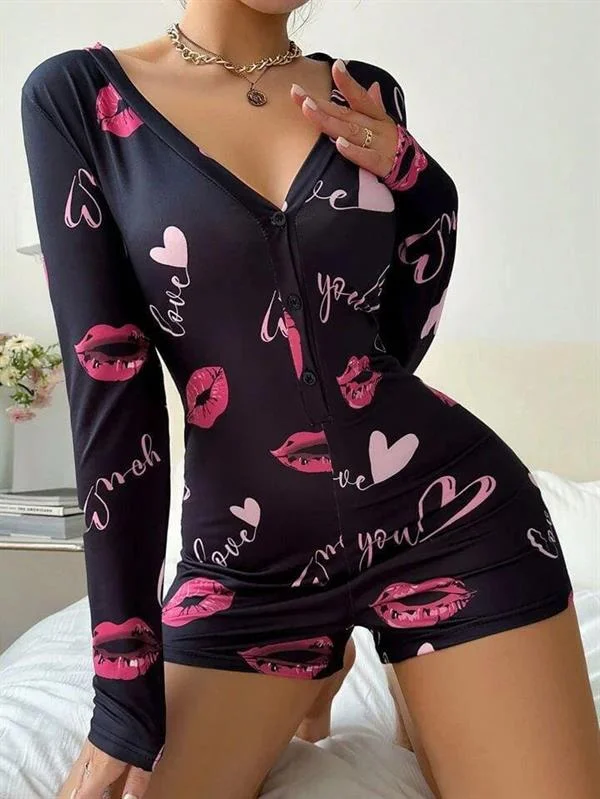 Pamuklu Kırmızı Öpücük ve Kalp Desenli Düğmeli Uzun Kol Tulum Pijama görseli