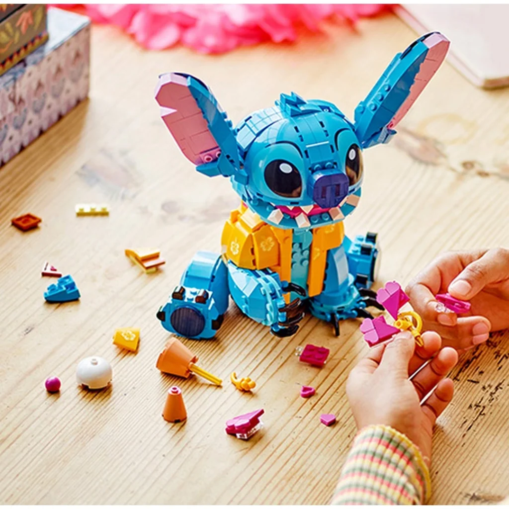 Stitch Karakterini İçeren Set görsel 3