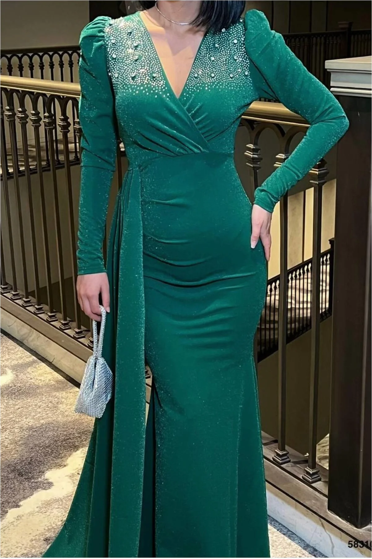 Kadın Modern Stil Kruvaze Yaka Taş Detaylı Uzun Kollu Abiye Elbise