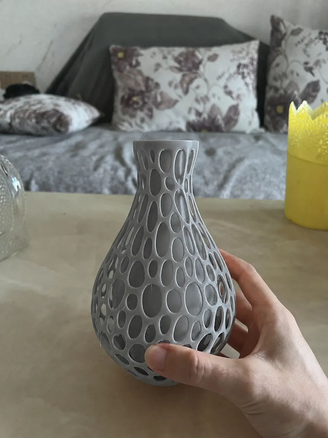 3D Baskı Petek Dokulu Vazo - Delikli Dekoratif Vazo-Gri görsel 2