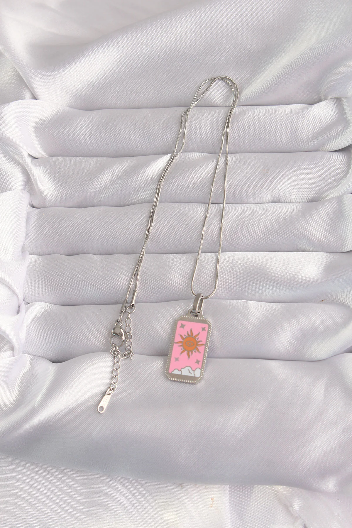 316L Çelik Gümüş Renk Pembe neli Güneş Model Tarot Kolye görsel 2