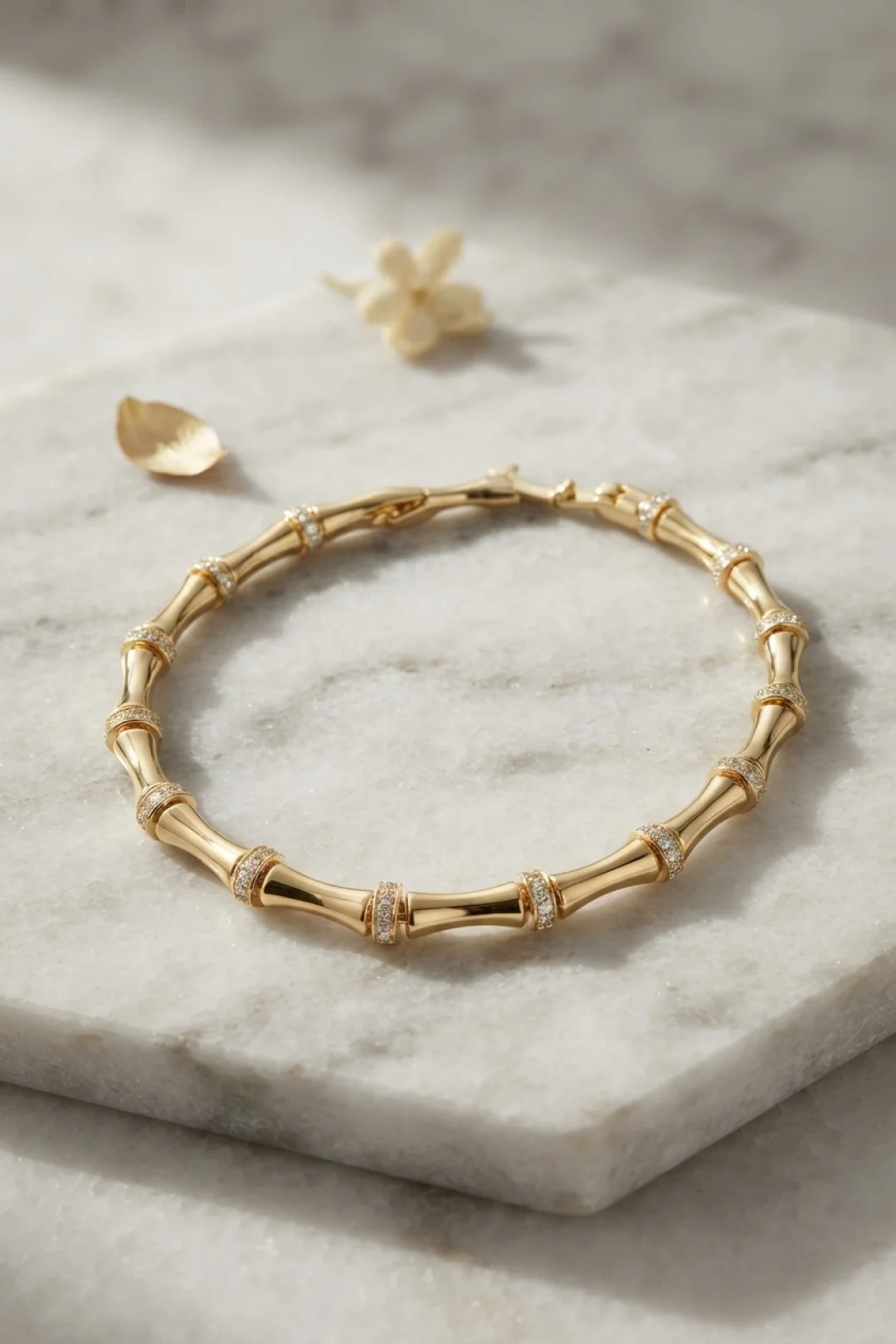 Gold Renk Kemik Model Zirkon Taşlı Kadın Bileklik