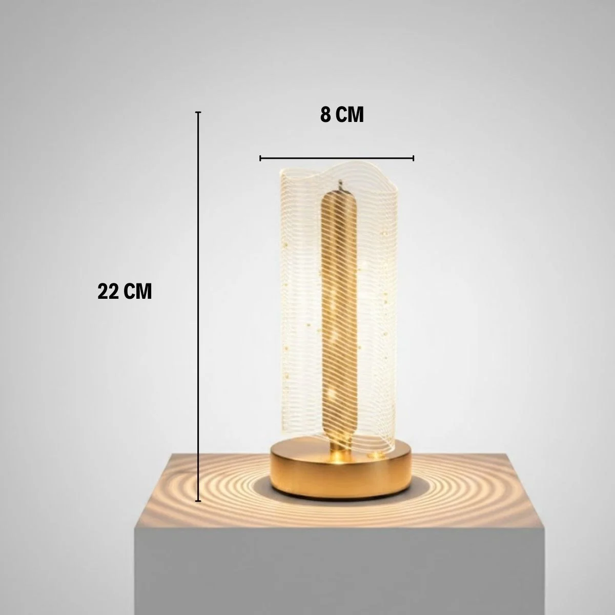 Dalgalı Silindirik Kristal Çizgili Model LED Masa Lambası – Gold Tabanlı, Dokunmatik, 3 Renk Işık Modlu, Şarjlı Modern Dekoratif Gece Lambası görsel 5