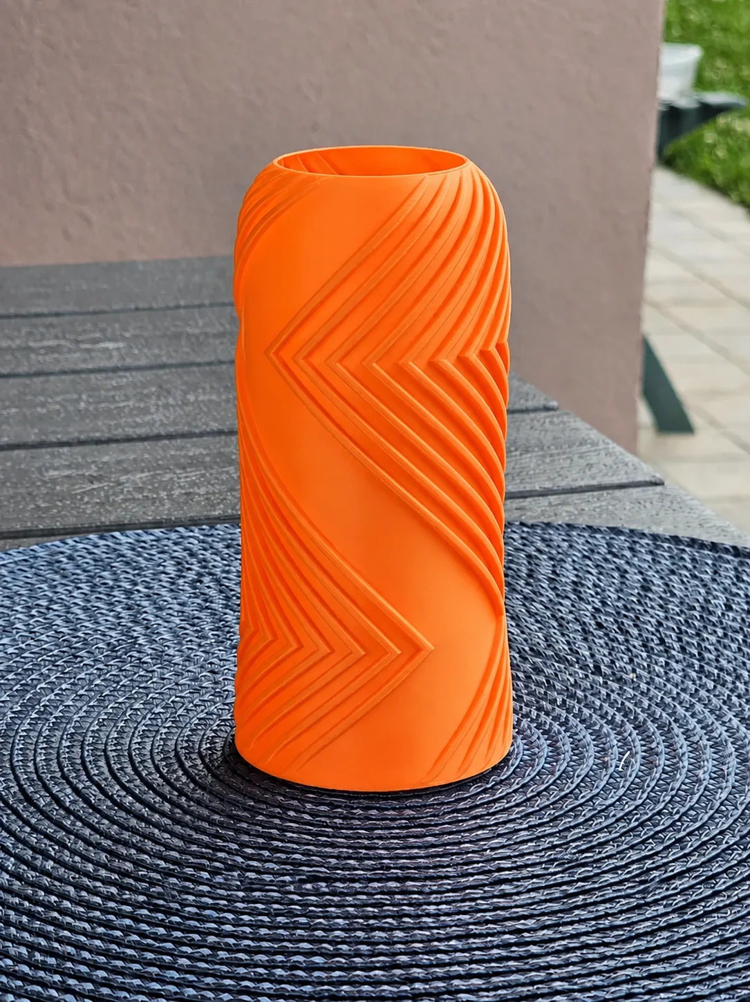 3D Baskı Vector Vazo - Geometrik Çizgili Dekoratif Vazo-Turuncu görsel 2