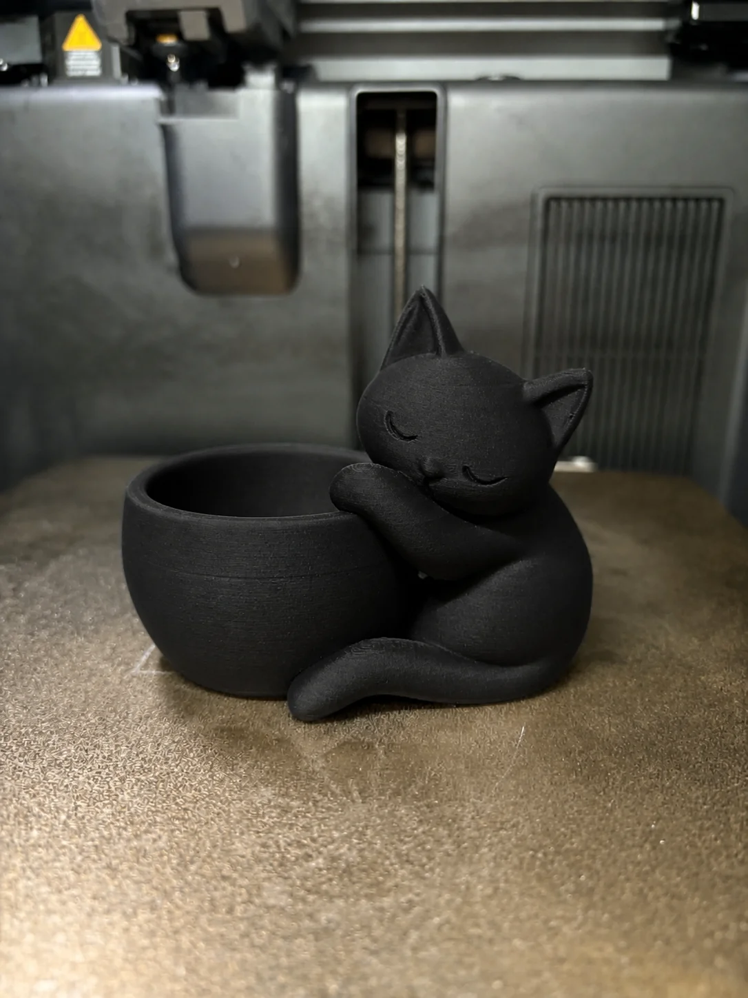 3D Baskı Sarılan Kedi Saksı - Sevimli Dekoratif Saksı - Siyah görsel 2