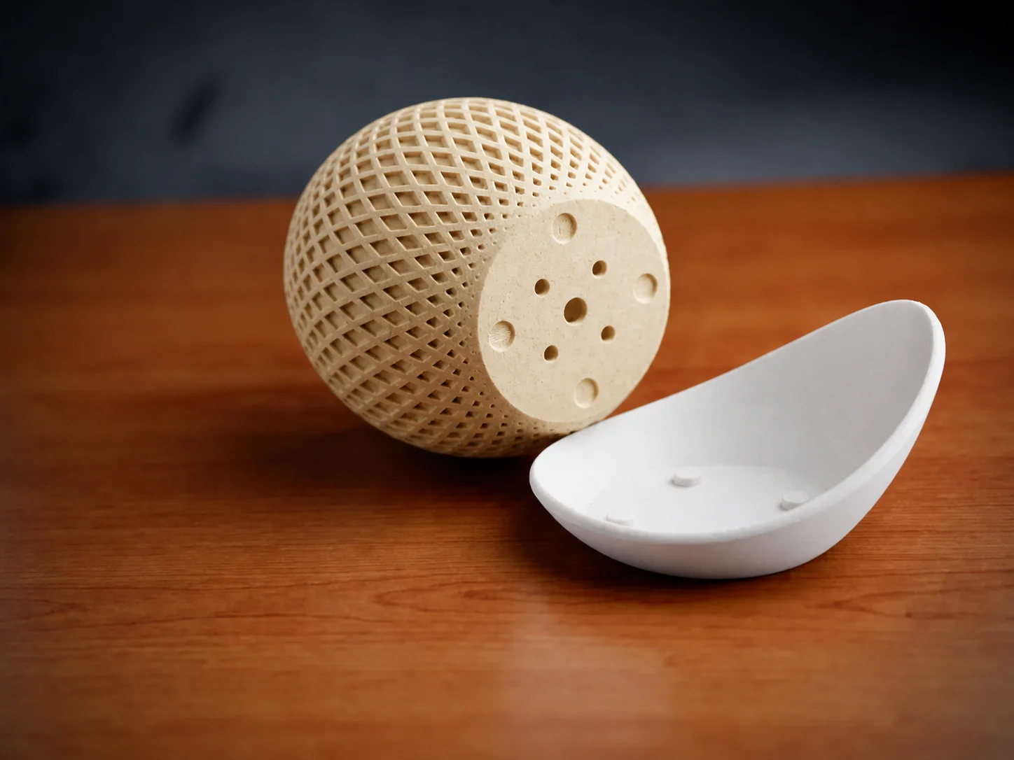 3D Baskı Küre Saksı - Kafes Dokulu İki Parçalı Dekoratif Saksı - Bej-Beyaz görsel 2